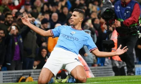 Canh bạc cân não của Man City với tương lai Rodri