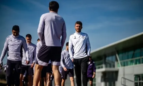 Michael Carrick và đòn bẩy Dublin trong cuộc đua Top 4 của Man Utd