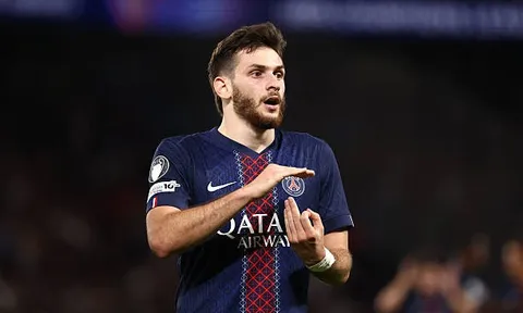 Romano dội gáo nước lạnh vào Arsenal vụ Kvaratskhelia