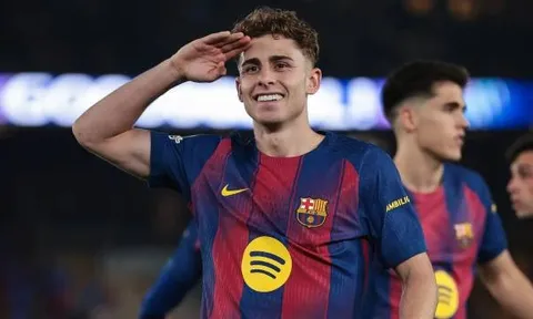 Fermin Lopez "giội gáo nước lạnh" vào tham vọng của MU và Chelsea