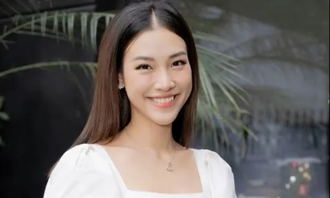 MC Hoàng Oanh gặp sự cố suýt hớ hênh tại sự kiện