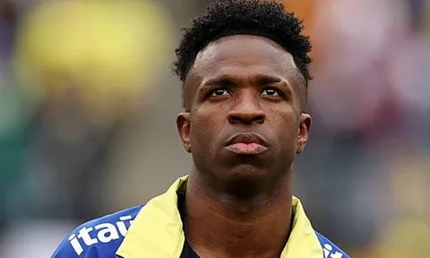 Vinicius lạc lõng giữa ánh hào quang số 10 tại Brazil