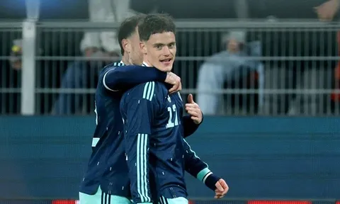 Arne Slot cần học Nagelsmann cách kích hoạt Florian Wirtz