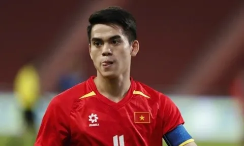 Khuất Văn Khang dính chấn thương trước trận gặp Malaysia