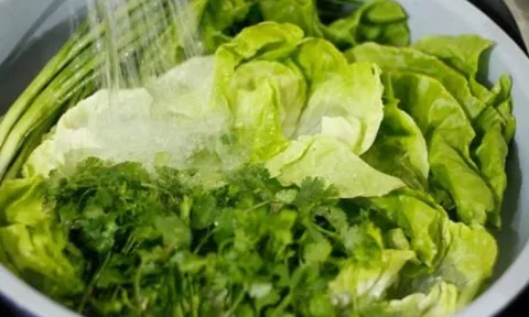 Rau tốt nhất thế giới xuất hiện tại chợ Việt: Giá rẻ bất ngờ, mua ngay kẻo lỡ