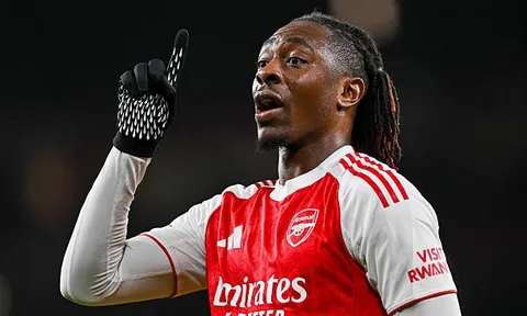 Arsenal đón Eze trở lại ở đại chiến Man City
