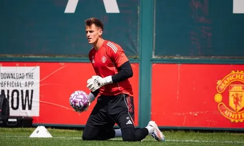 Đừng để Radek Vitek trở thành Matej Kovar thứ hai của Man Utd