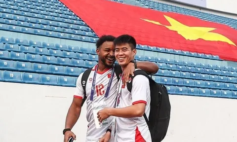 Nguyễn Xuân Son đón sinh nhật đặc biệt trên sân Thiên Trường