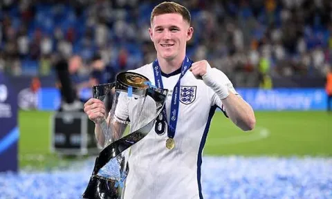 Man Utd nguy cơ ôm hận vụ Elliot Anderson vì "hiệu ứng Rodri"