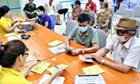 Trợ cấp hưu trí xã hội 500.000 đồng/tháng cho người từ đủ 60 tuổi trở lên: Vì sao chưa thể triển khai?