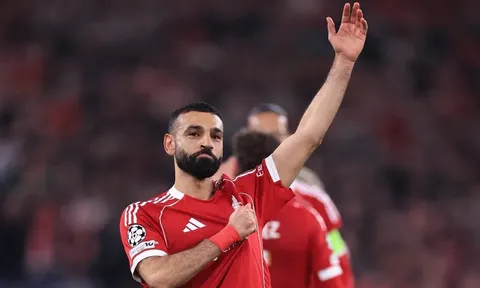 Salah phải giảm lương sâu để về lại AS Roma