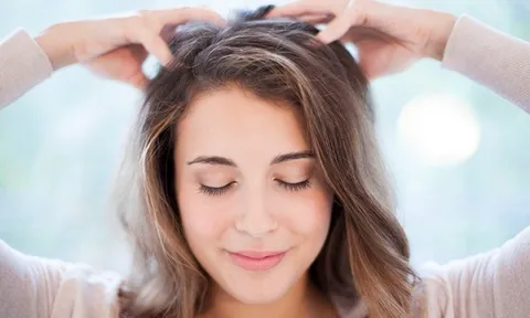 5 thành phần trong dầu gội có thể khiến tóc khô xơ, da đầu dễ kích ứng