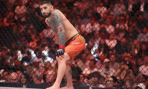 Ilia Topuria: Những 'ngày giông bão' hun đúc nên nhà vô địch UFC