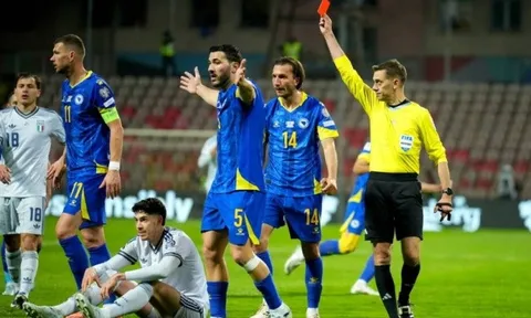 5 lý do khiến Ý thất bại trước Bosnia: Thẻ đỏ tai hại; Moise Kean phung phí cơ hội