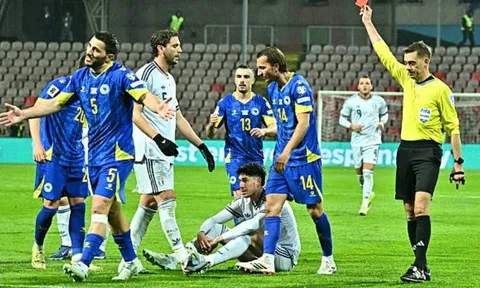 "Nhành sậy" Gravina và sự sụp đổ của đế chế bóng đá Ý