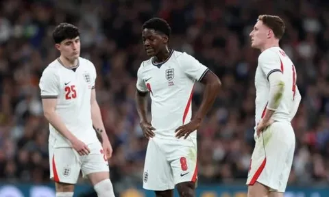 Xem Mainoo đá cặp Anderson ở tuyển Anh, Man Utd nửa mừng nửa lo