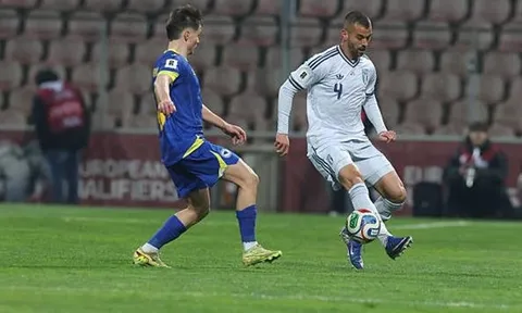 Spinazzola bật khóc xin lỗi người hâm mộ sau thất bại của Ý