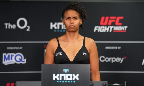 UFC mạnh tay: Nữ võ sĩ lố 3.6 kg bị sa thải cùng hai đồng nghiệp