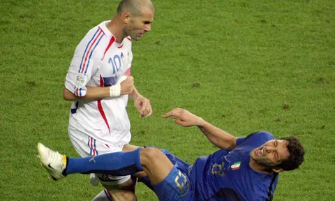 Hành vi phi thể thao trong bóng đá: Định nghĩa, luật FIFA và hình phạt