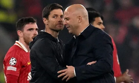 Huyền thoại John Barnes phản đối Liverpool bổ nhiệm Xabi Alonso