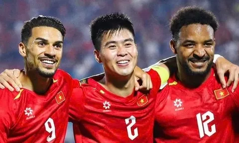 Điểm tin bóng đá Việt Nam 2/4: HLV Malaysia bị ép từ chức; Cặp bài trùng Hoàng Hên - Xuân Son tỏa sáng