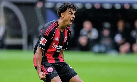 Arsenal tranh Nathaniel Brown giá 56 triệu bảng với Man City