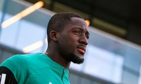 Konate đòi tăng lương, Liverpool đối mặt nguy cơ mất trắng