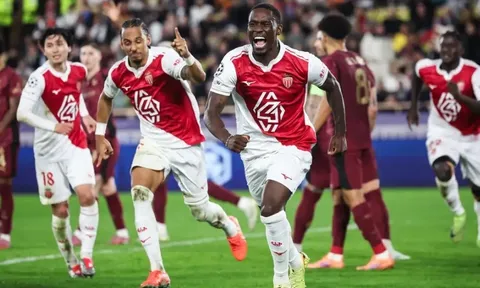 Cựu tiền đạo Arsenal lọt tầm ngắm các CLB Ngoại hạng Anh