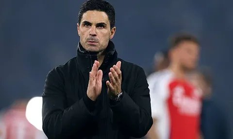 Vì sao CĐV Arsenal dửng dưng trước bão chỉ trích?