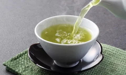 5 người nên thường xuyên uống nước lá sung mỗi ngày