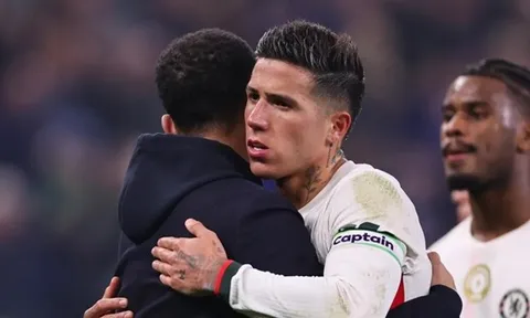 Người đại diện Enzo Fernandez chỉ trích án phạt của Chelsea