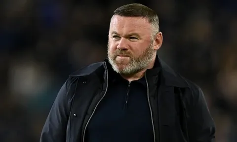 Rooney sẵn sàng bỏ lương 400 nghìn bảng để trở lại cầm quân