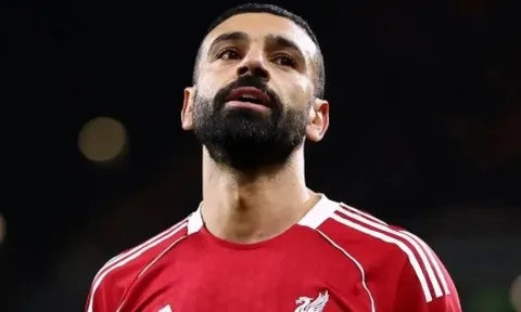 Arne Slot bảo vệ Salah sau thất bại nặng nề trước Man City