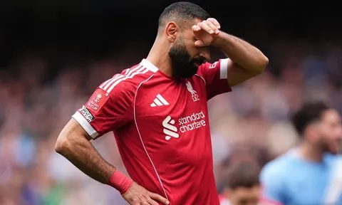 Liverpool chạm đáy với 15 trận thua sau thảm bại tại Etihad