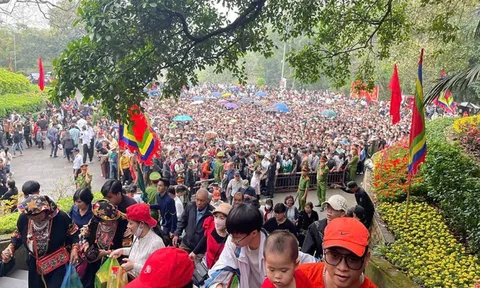 Bộ Nội vụ khẳng định: Không hoán đổi lịch nghỉ Giỗ Tổ và 30/4-1/5, người lao động cần lưu ý