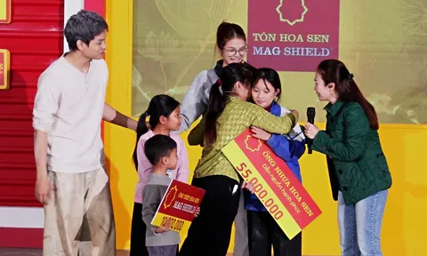 MC Thanh Thảo, Hiền Hellen, Bùi Trường Linh bật khóc trước hoàn cảnh 3 chị em sống nương tựa bà ngoại vì mẹ bệnh, cha bỏ đi