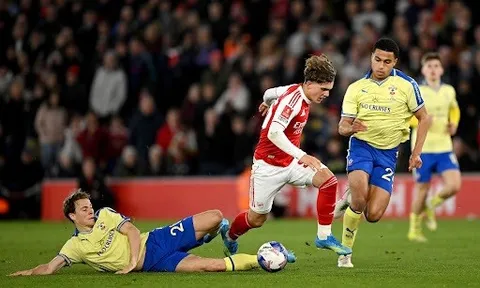 Max Dowman - Điểm tích cực hiếm hoi ngày Arsenal bị loại khỏi FA Cup