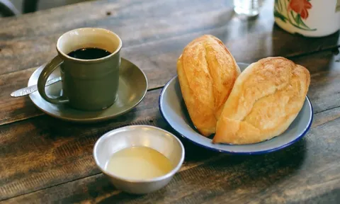 Điều gì xảy ra với cơ thể nếu thường xuyên ăn bánh mì chấm sữa vào buổi sáng?