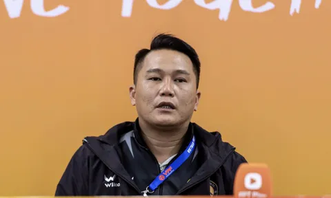 Bất chấp nhiều lời mời, HLV Mai Xuân Hợp ở lại Thanh Hóa