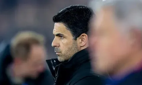 Gary Lineker chỉ ra dấu hiệu hoảng loạn của Mikel Arteta