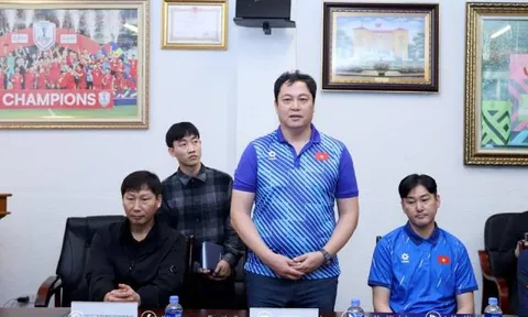 CHÍNH THỨC: VFF chốt hợp đồng mới với trợ lý HLV Kim Sang-sik
