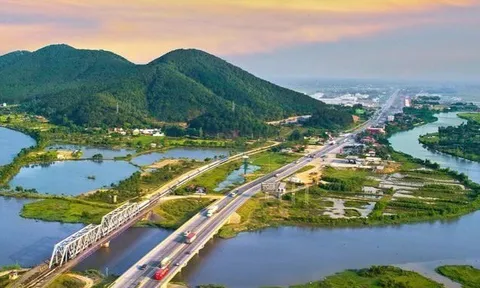 Địa phương nào đông dân nhất, nơi đâu được mệnh danh vùng đất "địa linh nhân kiệt" trong sử Việt?