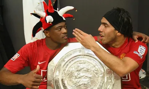 Evra từng dọa bẻ gãy chân Tevez vì vụ đào tẩu sang Man City