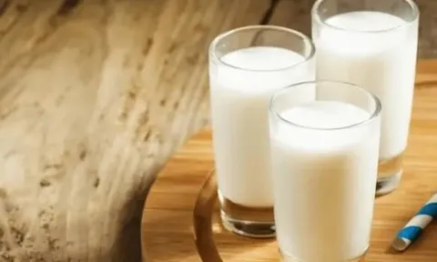 Uống sữa lúc nào tốt nhất: Buổi sáng hay buổi tối? Thời gian vàng bạn không nên bỏ qua