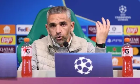 HLV Sporting ngả mũ: "Thủ thành Arsenal là ngôi sao hay nhất trận"