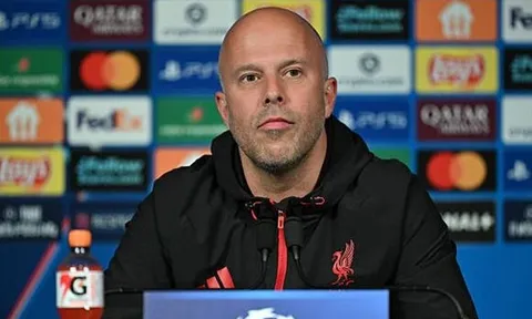 Arne Slot không dám nghĩ xa khi phải đối đầu PSG