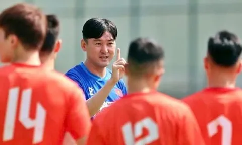 'Cánh tay phải' của HLV Kim Sang Sik rời ĐT Việt Nam