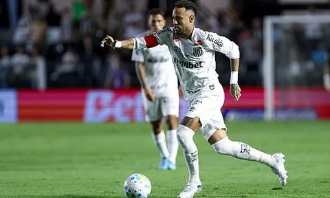 Neymar "cày ải" cùng Santos để tranh vé dự World Cup