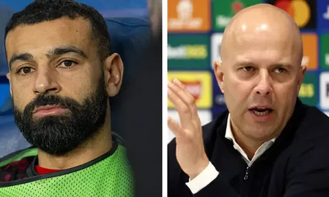 Arne Slot cất Salah vì Liverpool bận phòng ngự