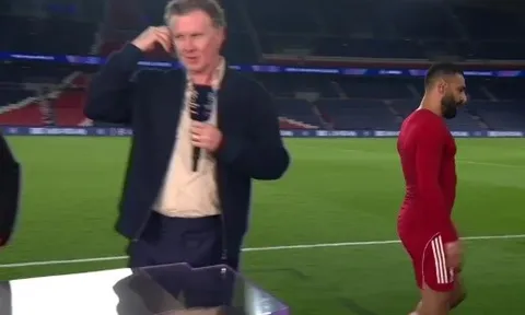 Salah im lặng sau khi bị Slot bỏ rơi ở trận thua PSG